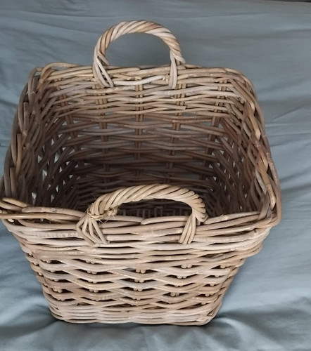 Square natural wicker log