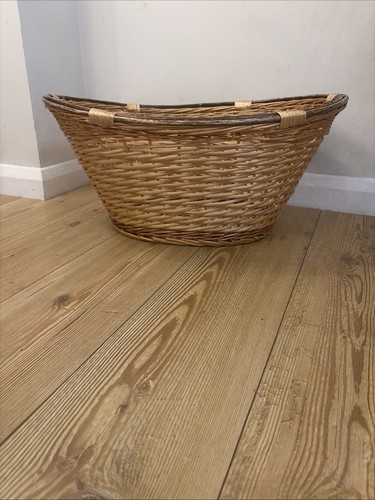Large vintage oval wicker - vintage,