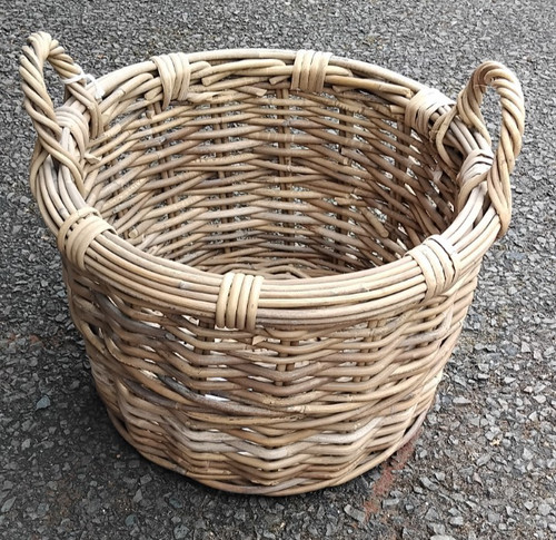 Round wicker basket - round,